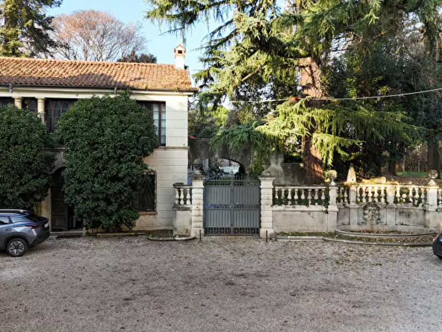 Immagine 36 di Villa in vendita  in corso garibadi 72 a Thiene