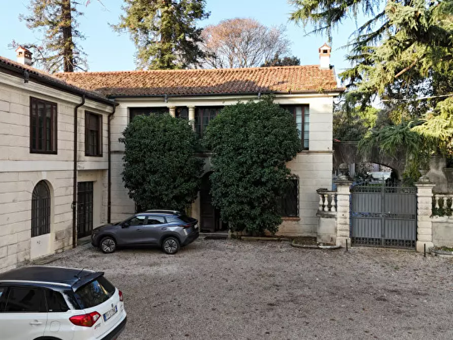 Immagine 37 di Villa in vendita  in corso garibadi 72 a Thiene