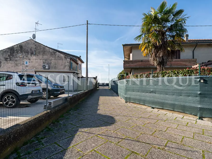 Immagine 19 di Casa bifamiliare in vendita  in Località per Ariano a Codigoro