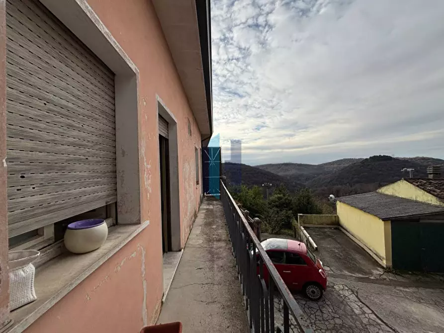 Immagine 10 di Rustico / casale in vendita  in via castello 69 a Serle