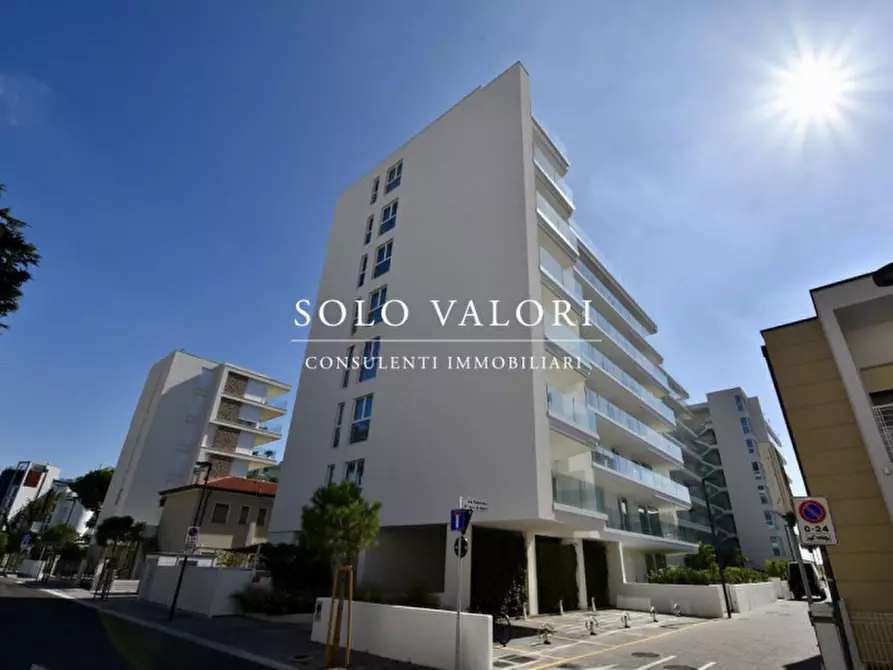 Immagine 2 di Appartamento in vendita  in Piazza Alessandro Manzoni a Jesolo