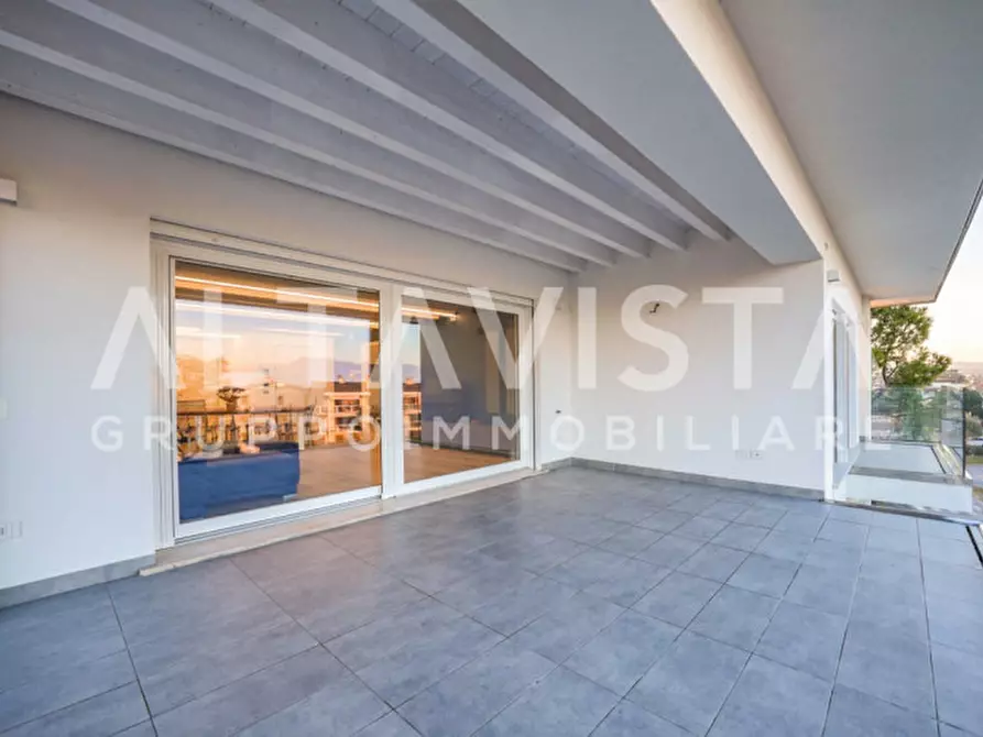 Immagine 8 di Attico in vendita  in Via Michelangelo a Desenzano Del Garda