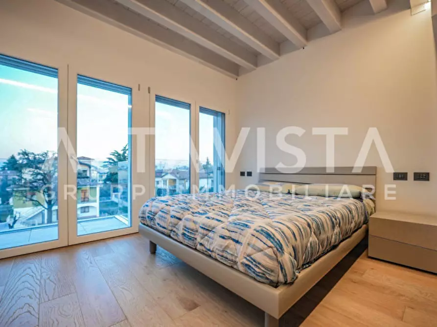 Immagine 13 di Attico in vendita  in Via Michelangelo a Desenzano Del Garda