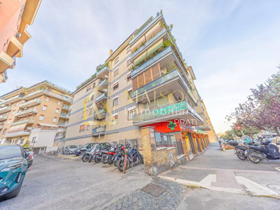 Immagine 1 di Appartamento in vendita  in Via Baldo degli Ubaldi a Roma