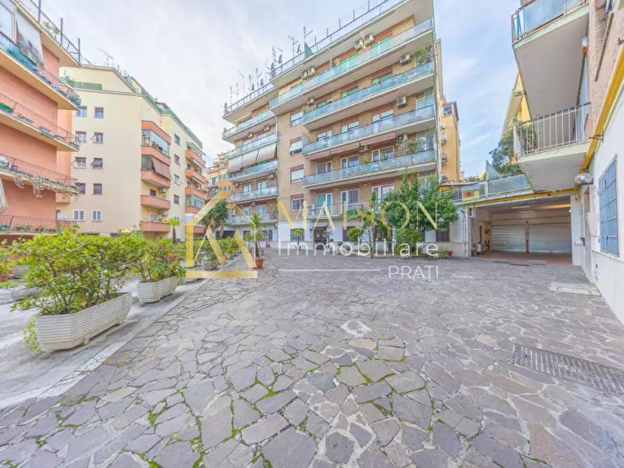 Immagine 4 di Appartamento in vendita  in Via Baldo degli Ubaldi a Roma