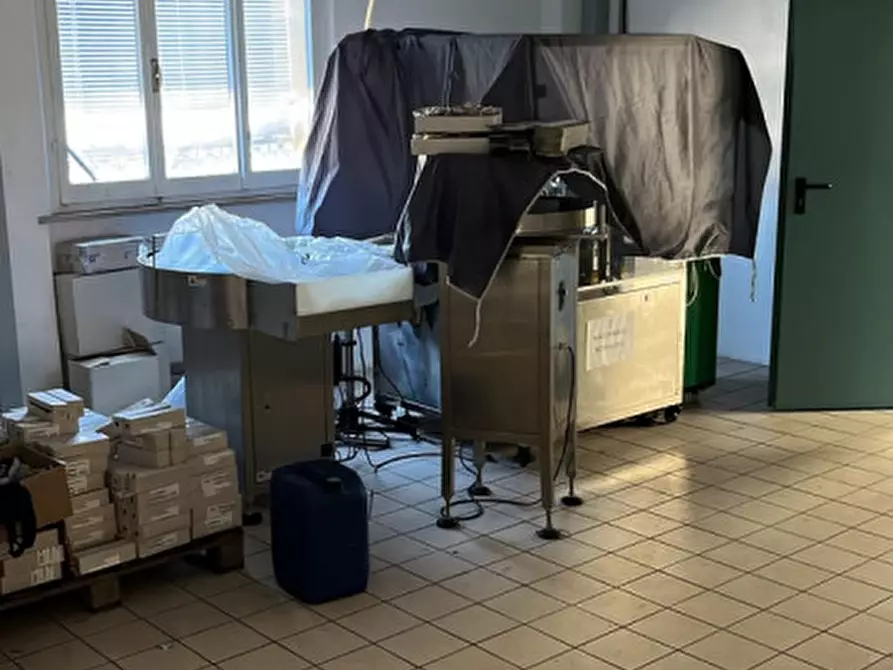 Immagine 1 di Capannone industriale in affitto  in Via Pole a Acqualagna