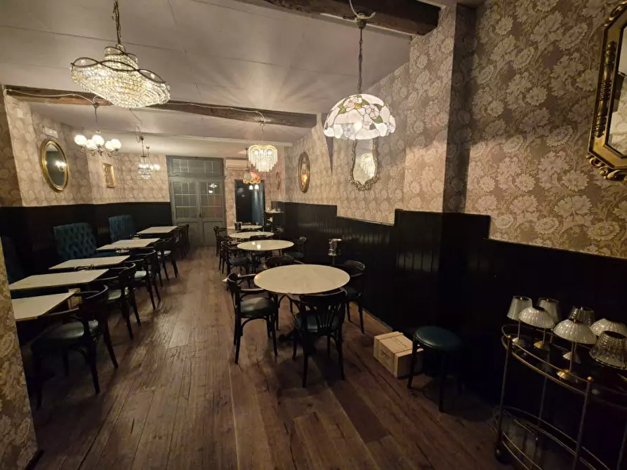 Immagine 3 di Negozio in vendita  in Via Fondazza a Bologna