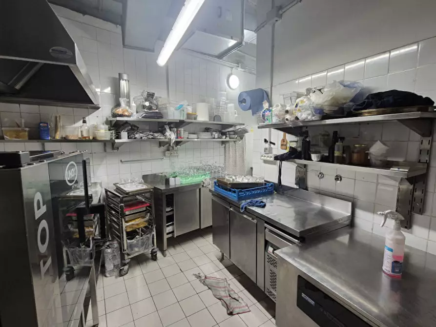 Immagine 6 di Negozio in vendita  in Via Fondazza a Bologna