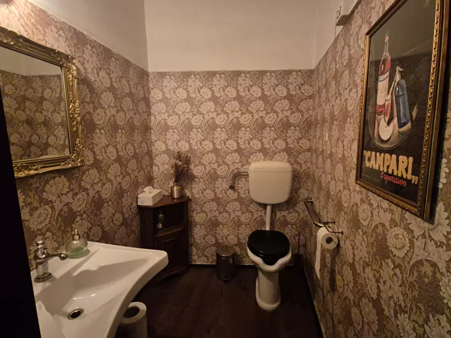 Immagine 8 di Negozio in vendita  in Via Fondazza a Bologna