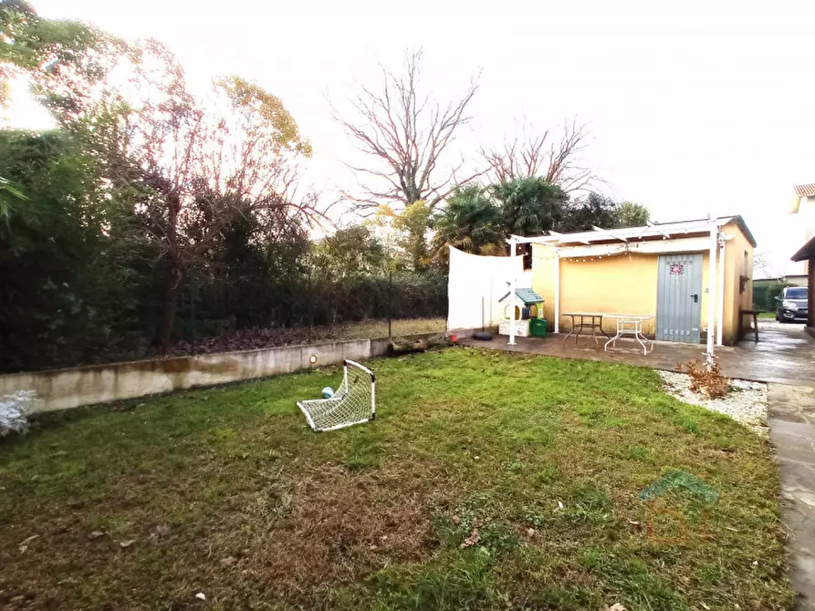 Immagine 39 di Appartamento in vendita  in via Carnia 18 a Cervignano Del Friuli