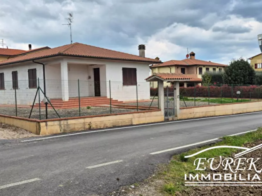 Immagine 27 di Casa indipendente in vendita  in Pozzuolo a Castiglione Del Lago