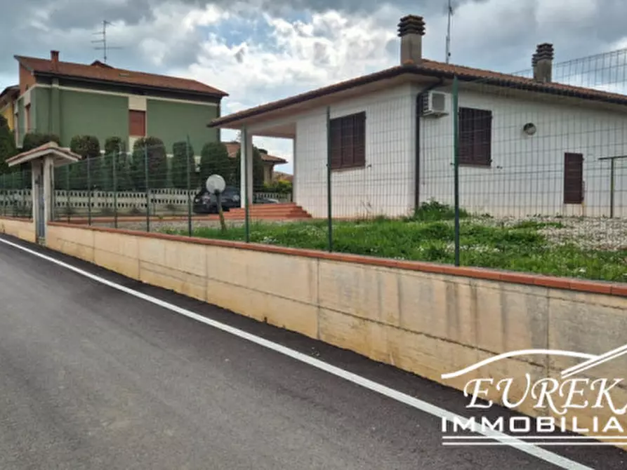 Immagine 28 di Casa indipendente in vendita  in Pozzuolo a Castiglione Del Lago