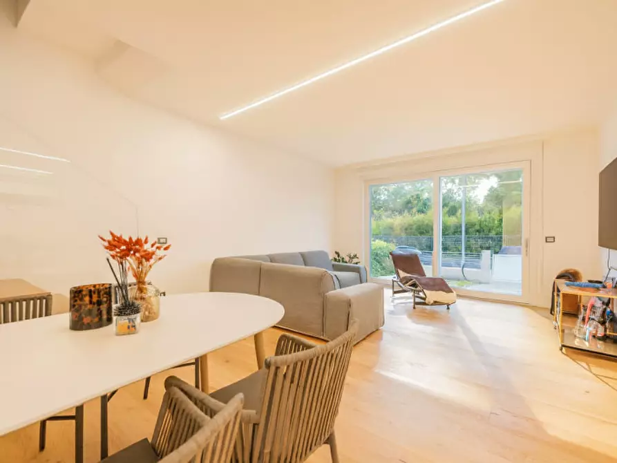 Immagine 1 di Casa bifamiliare in vendita  in Via del Porto a Silea