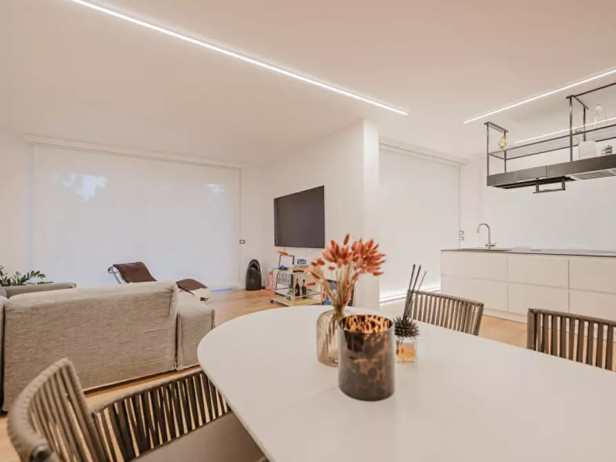 Immagine 2 di Casa bifamiliare in vendita  in Via del Porto a Silea