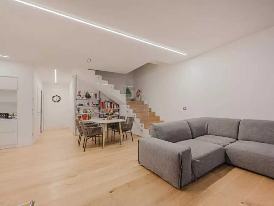 Immagine 5 di Casa bifamiliare in vendita  in Via del Porto a Silea