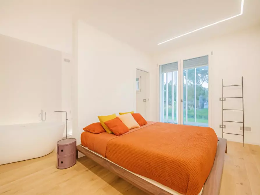 Immagine 11 di Casa bifamiliare in vendita  in Via del Porto a Silea