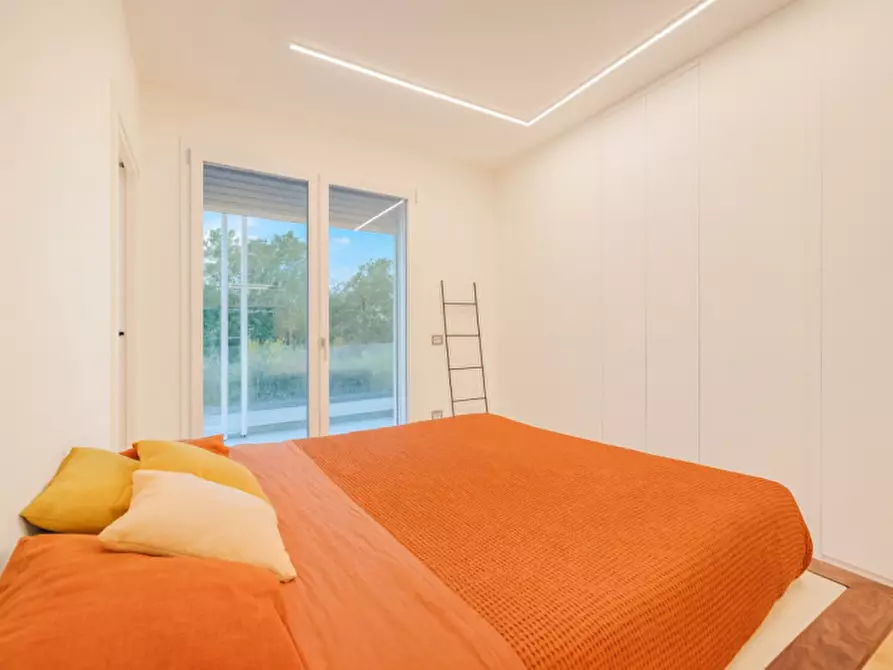 Immagine 12 di Casa bifamiliare in vendita  in Via del Porto a Silea