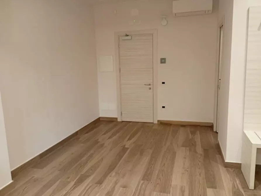 Immagine 10 di Camera in affitto  in Corso Novara 1 a Napoli