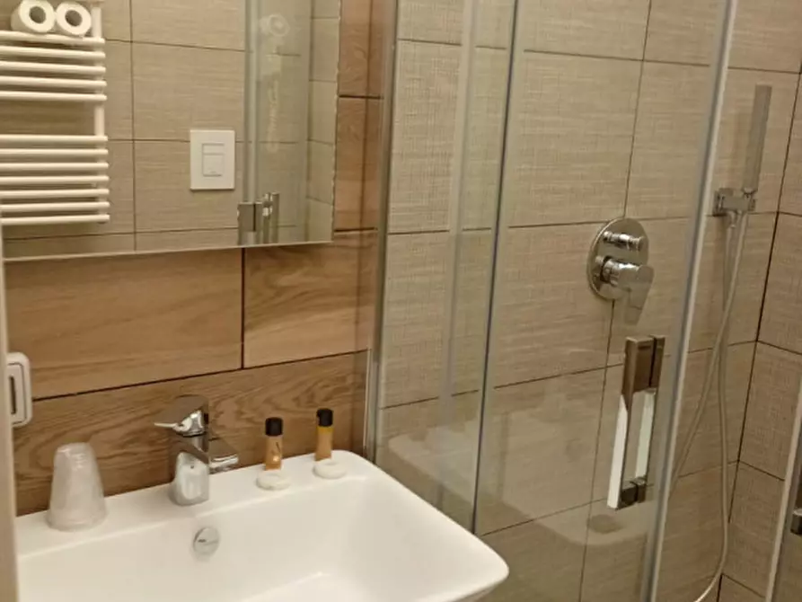 Immagine 16 di Camera in affitto  in Corso Novara 1 a Napoli