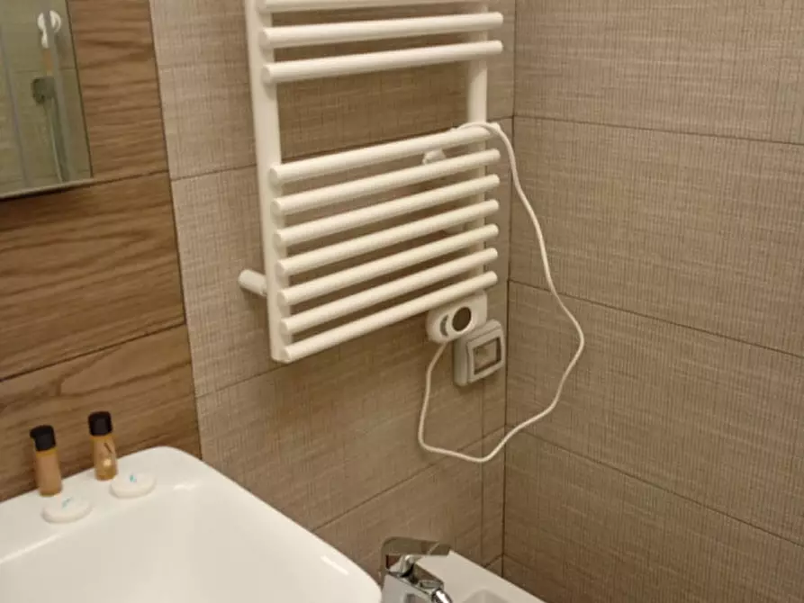 Immagine 19 di Camera in affitto  in Corso Novara 1 a Napoli