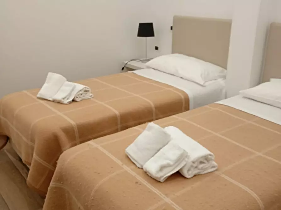 Immagine 21 di Camera in affitto  in Corso Novara 1 a Napoli