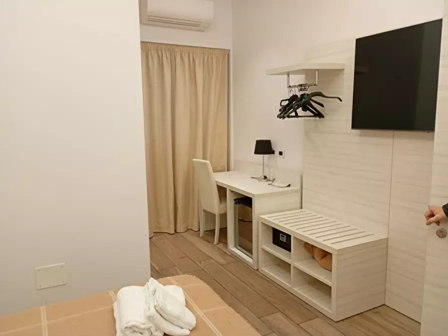 Immagine 22 di Camera in affitto  in Corso Novara 1 a Napoli