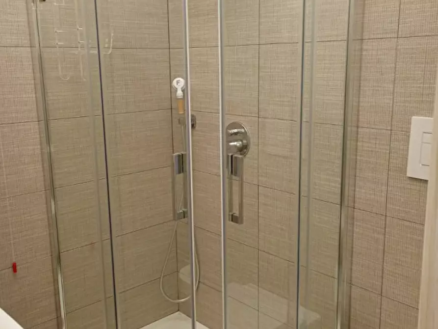 Immagine 24 di Camera in affitto  in Corso Novara 1 a Napoli