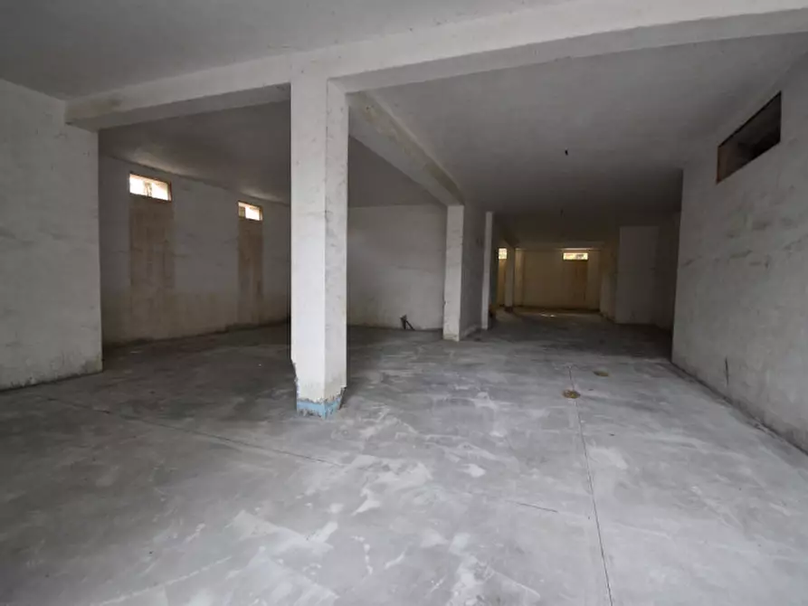 Immagine 4 di Magazzino in affitto  in Via Monte del Marmo a Roma