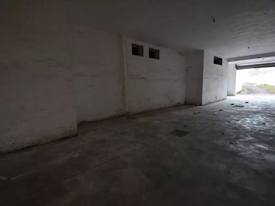Immagine 10 di Magazzino in affitto  in Via Monte del Marmo a Roma