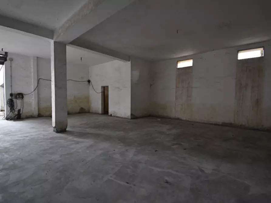 Immagine 11 di Magazzino in affitto  in Via Monte del Marmo a Roma