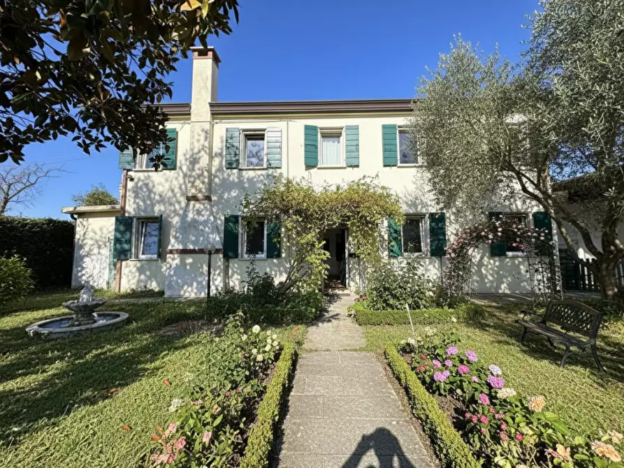 Immagine 1 di Casa indipendente in vendita  in Papozze, Via Moia a Papozze