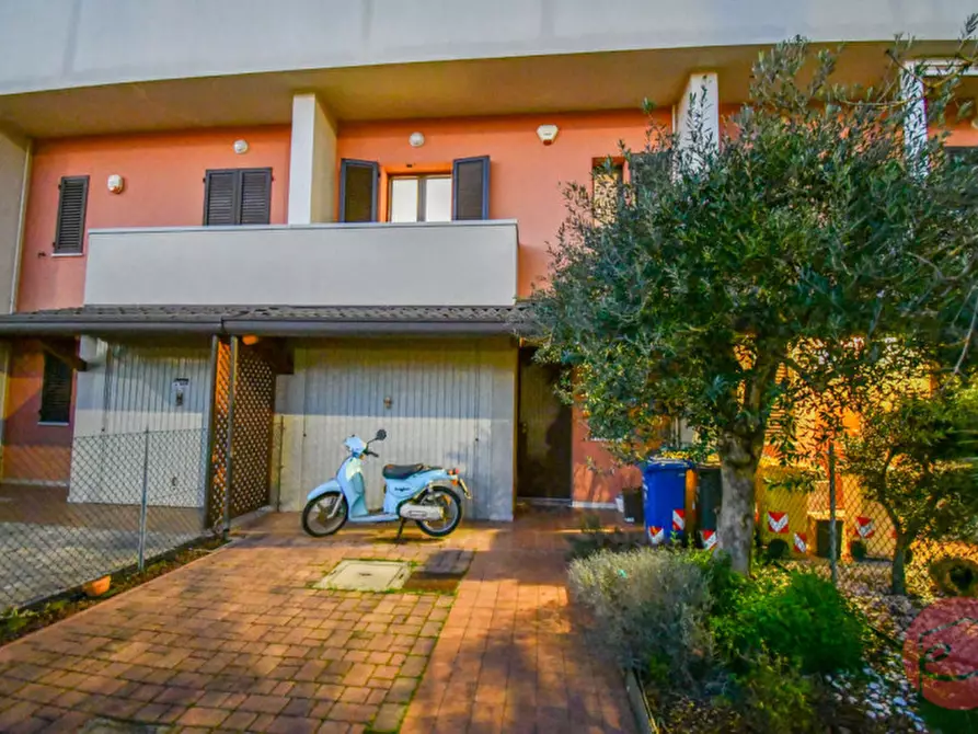 Immagine 37 di Villetta a schiera in vendita  a Forli'