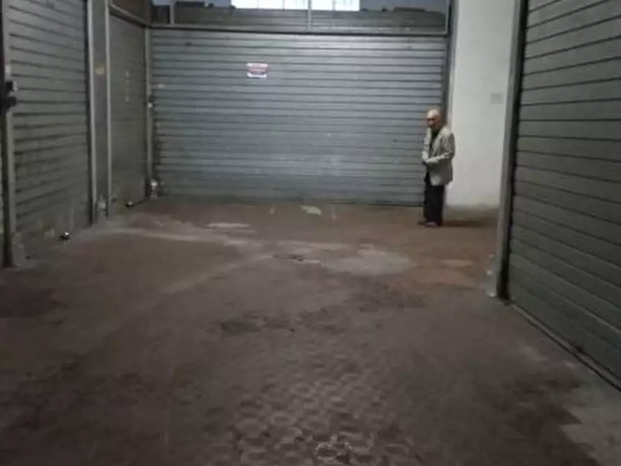 Immagine 1 di Garage in affitto  in Via Camillo Porzio, 25 a Roma