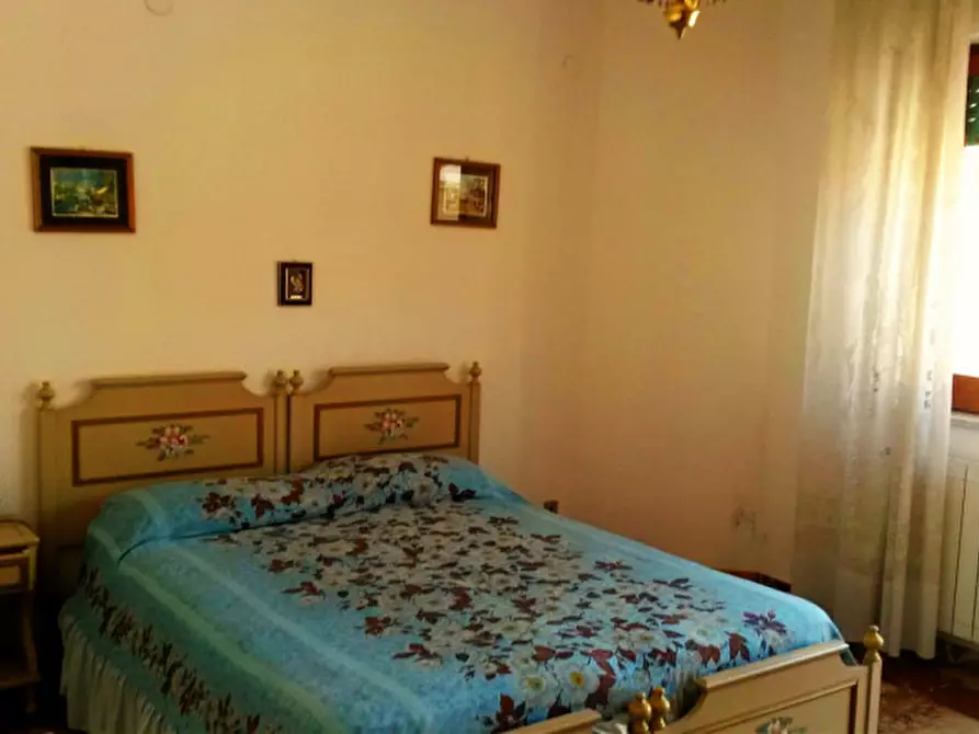 Immagine 12 di Casa indipendente in vendita  in Scandale a Scandale