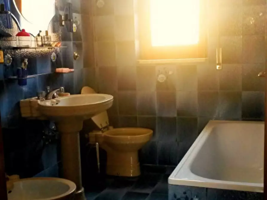 Immagine 13 di Casa indipendente in vendita  in Scandale a Scandale