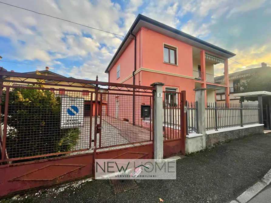 Immagine 1 di Camera in affitto  in Via dei Quattroventi 3 a Verona