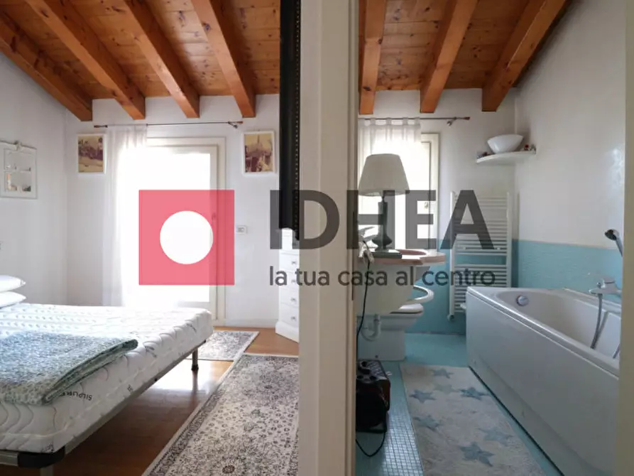 Immagine 12 di Appartamento in vendita  in VIA SANTANDRA' a Povegliano