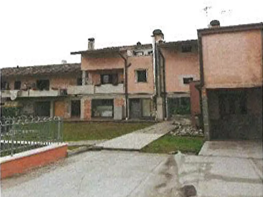 Immagine 19 di Negozio in vendita  in Via Giacomo Matteotti 3 a Sant'ambrogio Di Valpolicella