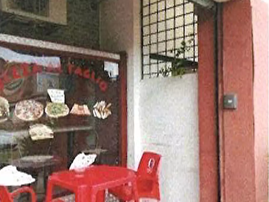 Immagine 29 di Negozio in vendita  in Via Giacomo Matteotti 3 a Sant'ambrogio Di Valpolicella