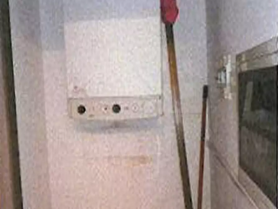 Immagine 32 di Negozio in vendita  in Via Giacomo Matteotti 3 a Sant'ambrogio Di Valpolicella