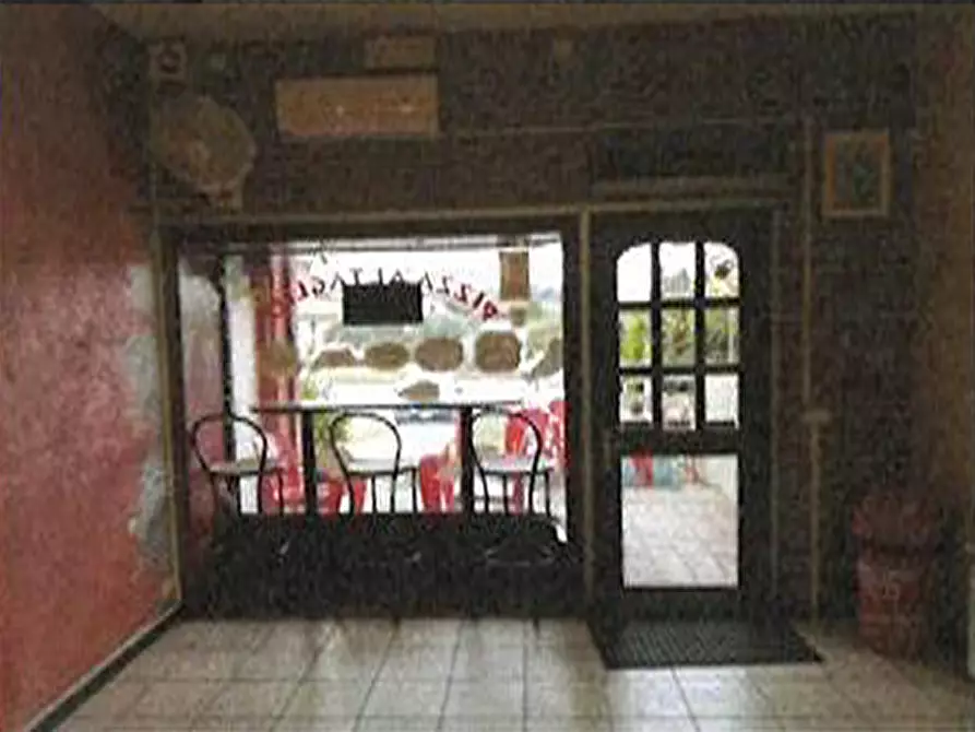 Immagine 37 di Negozio in vendita  in Via Giacomo Matteotti 3 a Sant'ambrogio Di Valpolicella