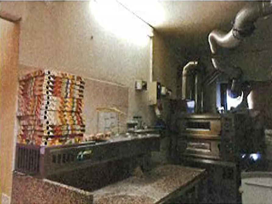 Immagine 38 di Negozio in vendita  in Via Giacomo Matteotti 3 a Sant'ambrogio Di Valpolicella