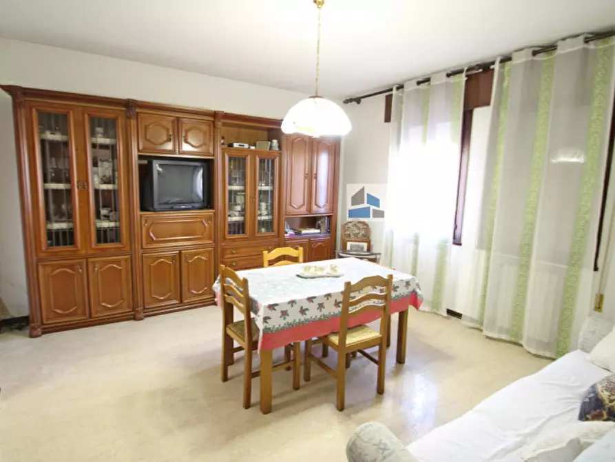 Immagine 2 di Casa bifamiliare in vendita  in Vicolo Como a Fosso'