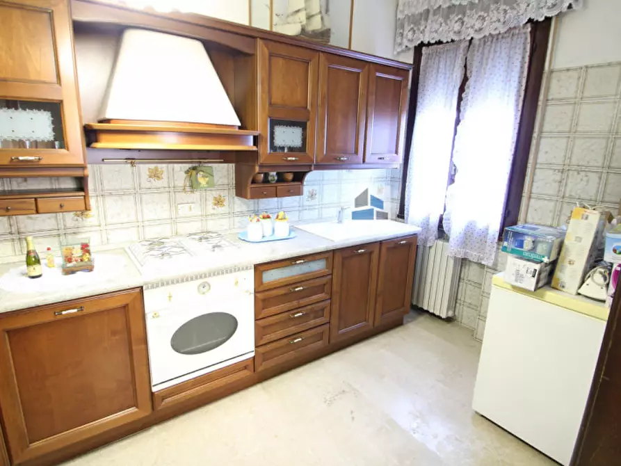 Immagine 5 di Casa bifamiliare in vendita  in Vicolo Como a Fosso'