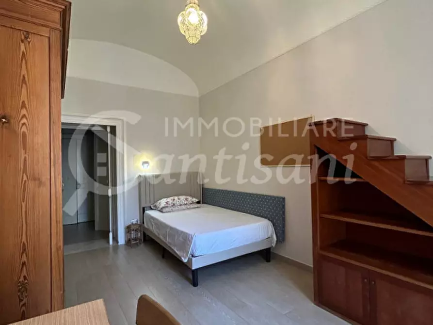 Immagine 15 di Camera in affitto  in Lungarno Amerigo Vespucci a Firenze