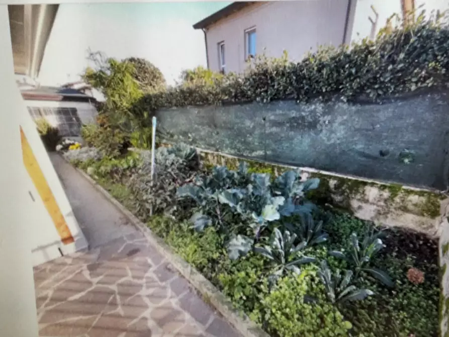 Immagine 2 di Casa bifamiliare in vendita  in Via Roncon a Albignasego