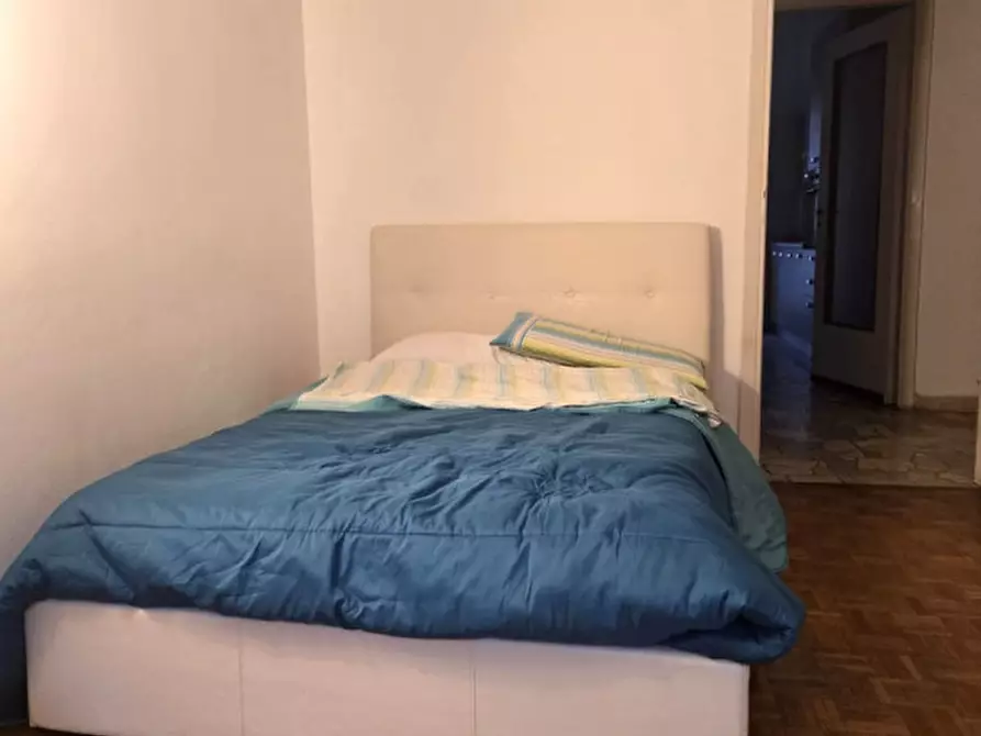 Immagine 2 di Camera in affitto  in Viale Emilio Caldara a Milano