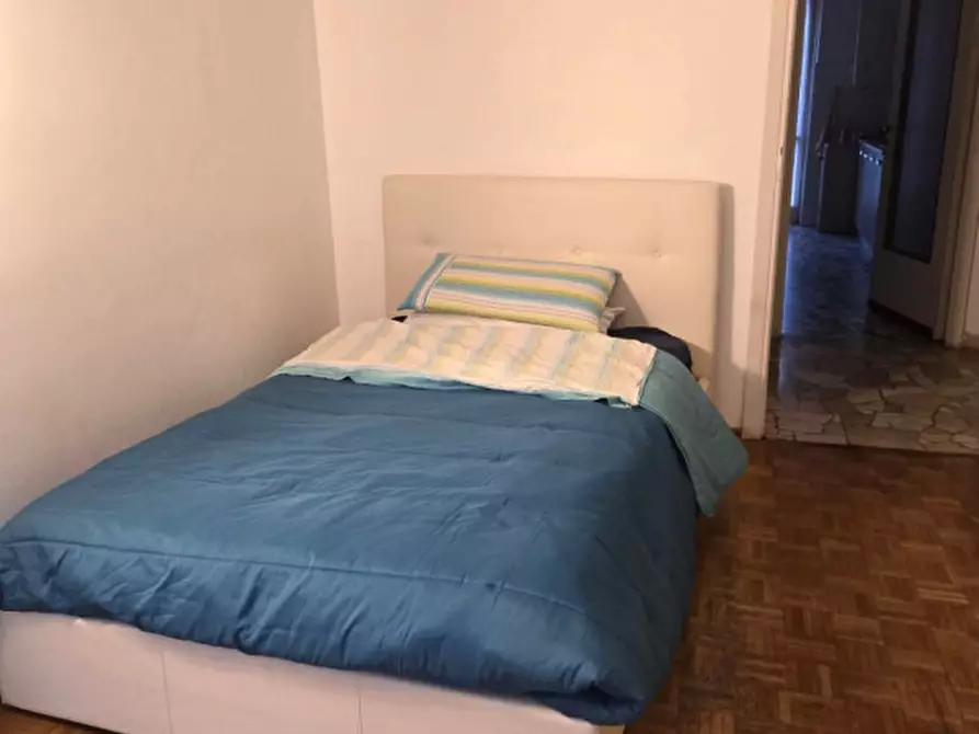 Immagine 5 di Camera in affitto  in Viale Emilio Caldara a Milano