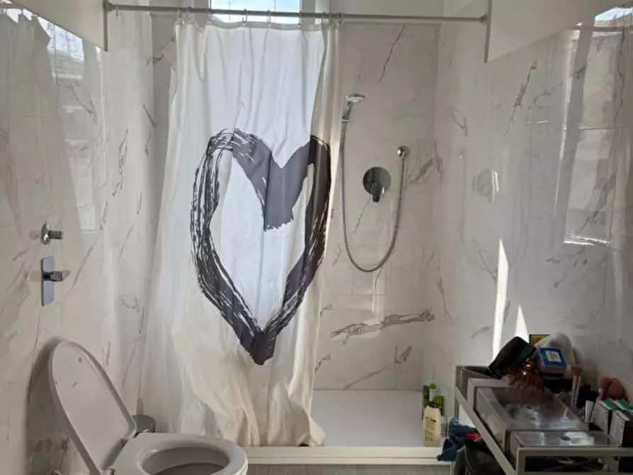 Immagine 17 di Camera in affitto  in Viale Emilio Caldara a Milano