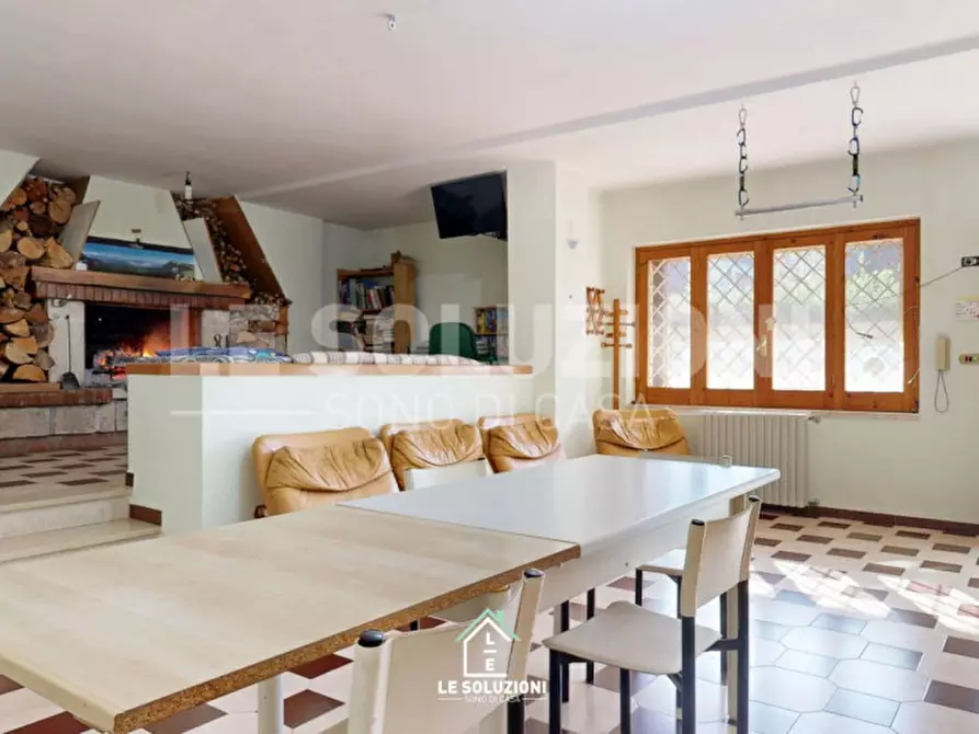 Immagine 1 di Villa in vendita  in Viale degli abeti 10D a Putignano